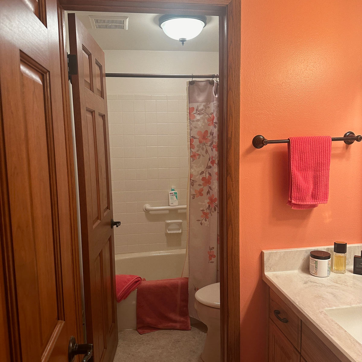 Tub-to-Shower Conversion in Greenfield Before